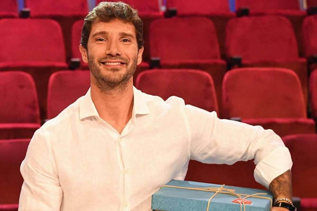 Stefano de Martino accuse gravi