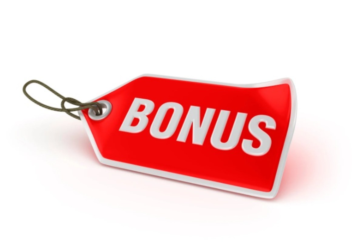 cartellino rosso con scritta Bonus