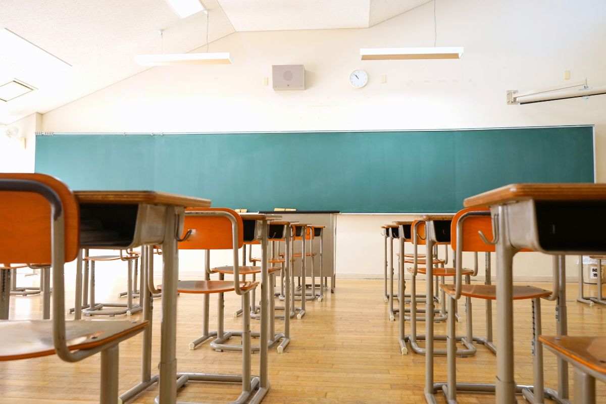 una classe di liceo deserta