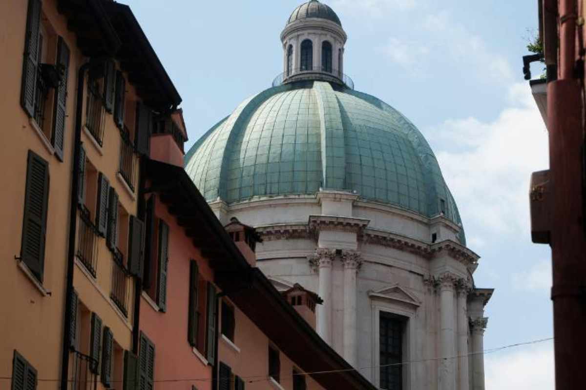 Veduta esterna del duomo di Brescia
