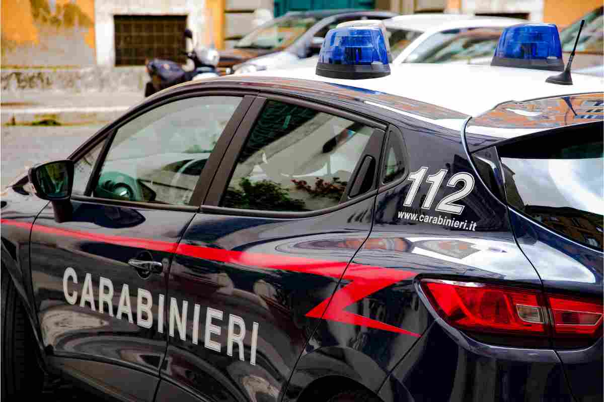 Un'auto dei carabinieri