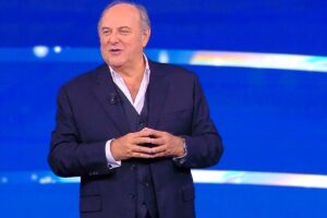 Gerry Scotti contro Affari Tuoi