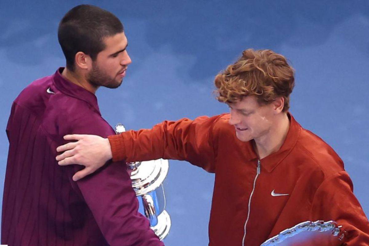 Il saluto finale tra i due tennisti