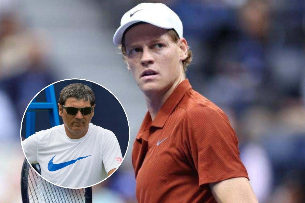 Jannik Sinner in divisa arancio durante gli US Open