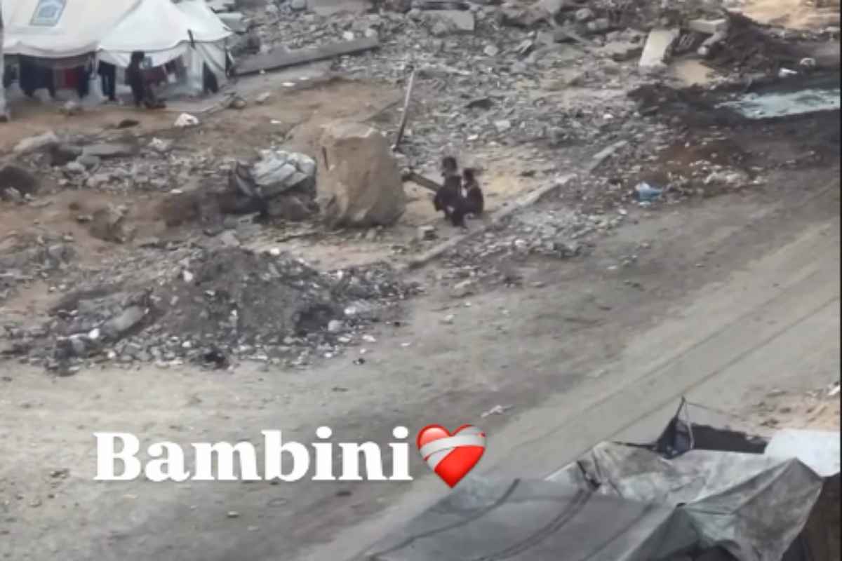 Le immagini pubblicate da Jolanda Renga di bambini a Gaza
