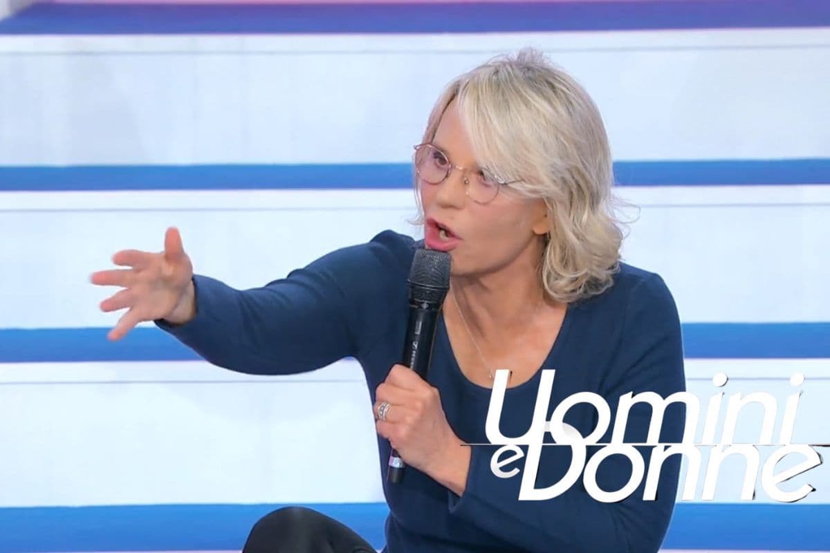 screen puntata maria de filippi logo uomini e donne