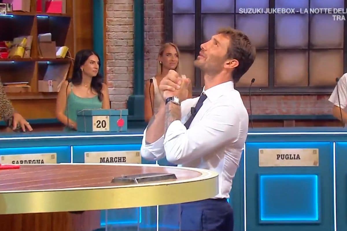 screen De Martino puntata Affari Tuoi