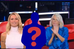 hunziker, de filippi e sagoma con punto interrogativo