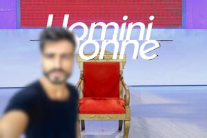 screen trono uomini e donne con fabio colloricchio pixellato