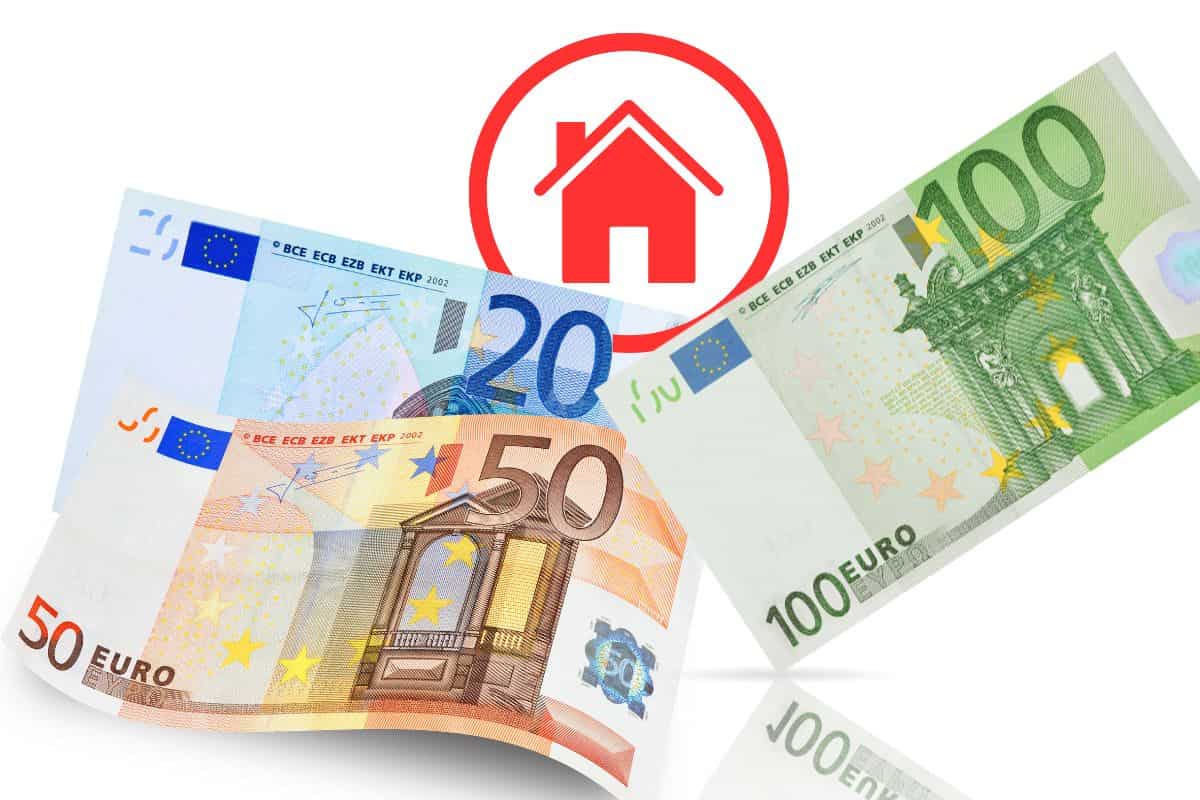 banconote 20, 50 e 100 euro con simbolo casa
