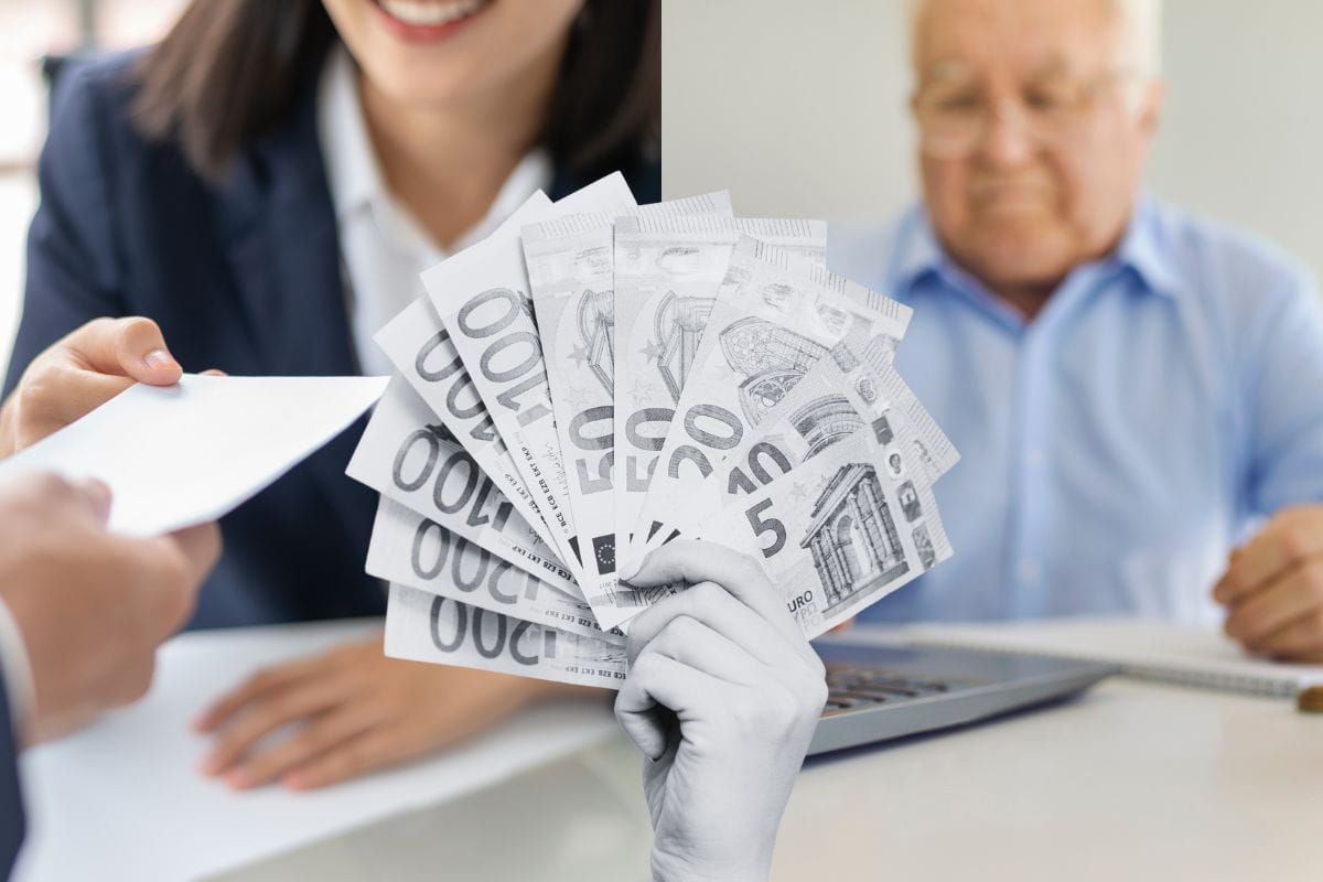 donna che riceve lo stipendio, pensionato, e mano con banconote euro in bianco e nero