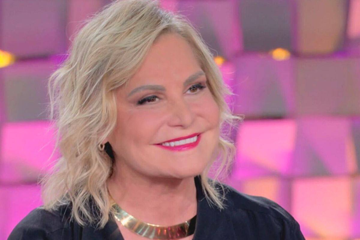 Simona Venutra nel salotto di Verissimo con la Taffanin