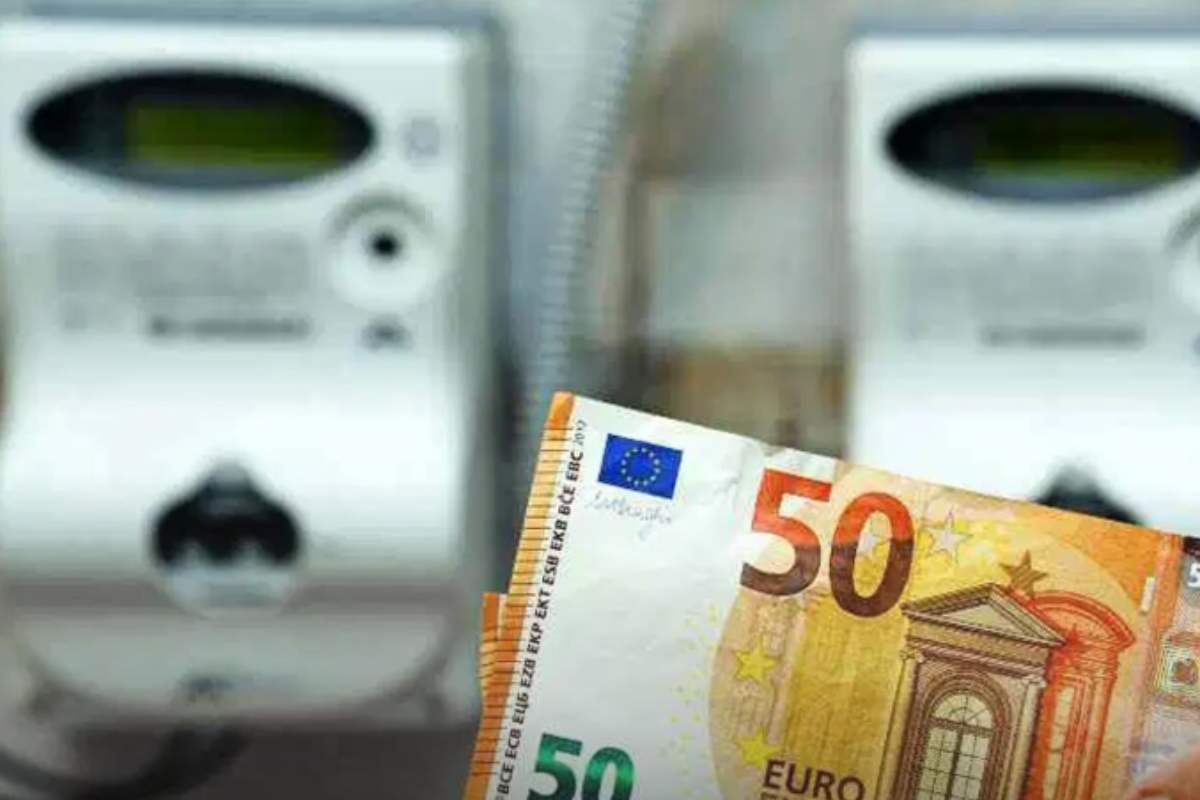 contatore con banconote euro