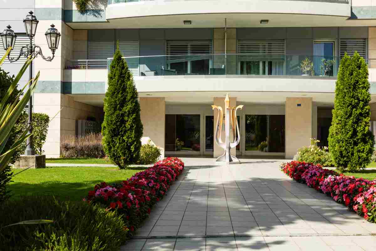 palazzo con due entrate