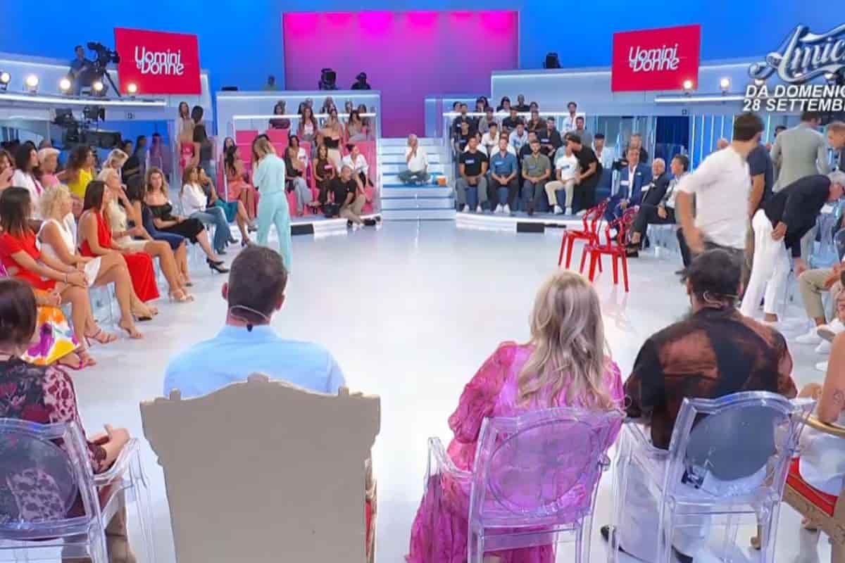 screen studio uomini e donne in puntata
