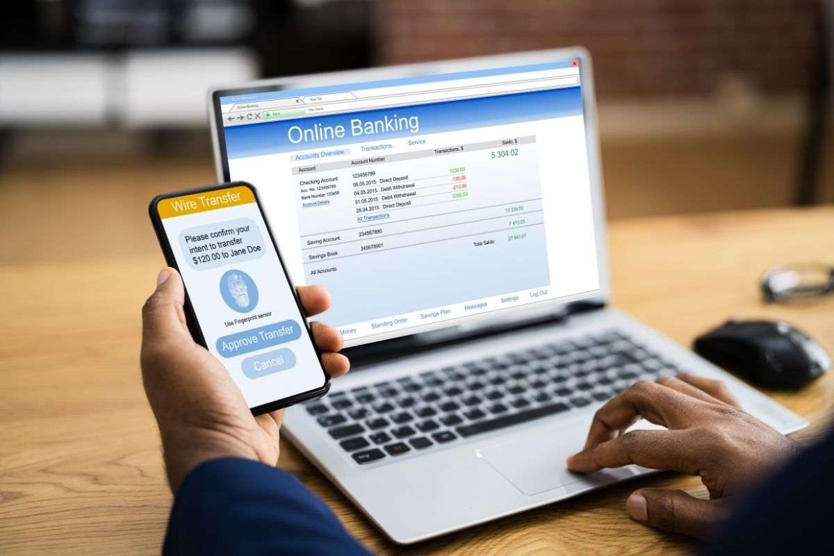 Cliente banca acconsente al trasferimento di denaro